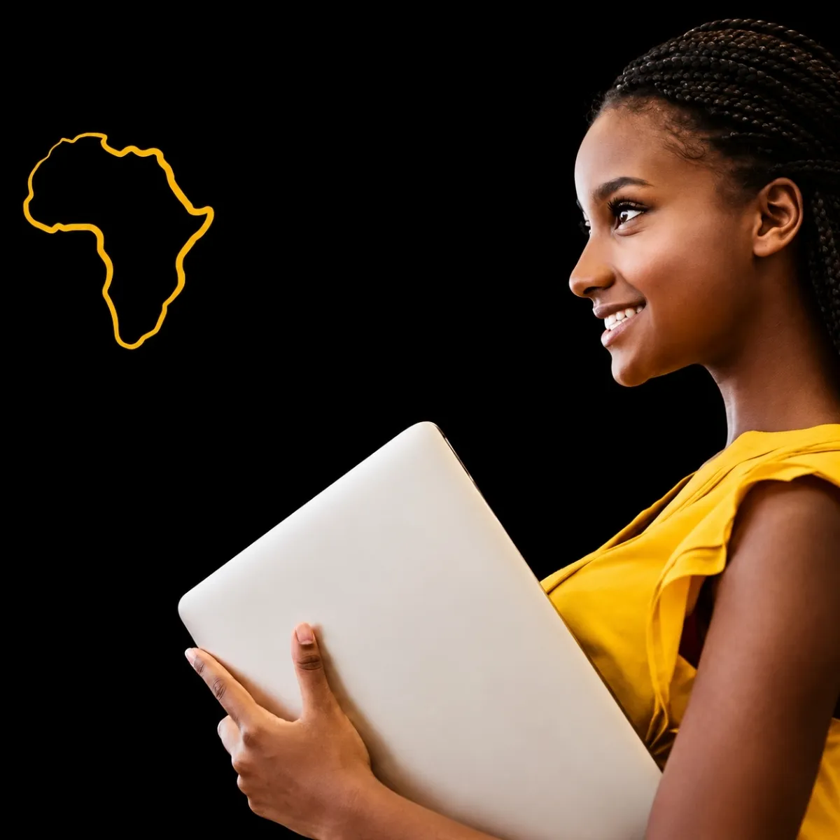 Une femme tenant un ordinateur portable, silhouette de l'Afrique en fond.